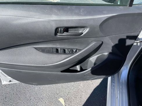 Used 2025 Toyota Corolla LE image 27