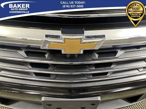 Certified 2025 Chevrolet Traverse LT w/ Sun and Wheel Package image 33