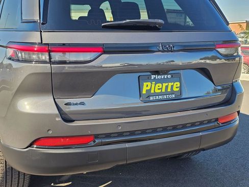 New 2025 Jeep Grand Cherokee Limited w/ Black Appearance Package image 5