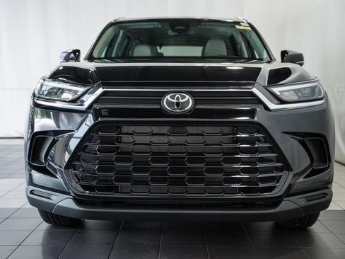Used 2026 Toyota Grand Highlander AWD image 2