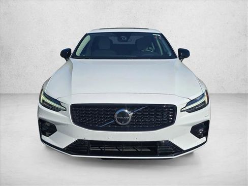 Used 2024 Volvo S60 B5 Plus image 2