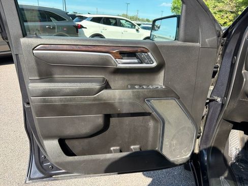 Used 2025 GMC Sierra 1500 SLT AWD/4WD image 12
