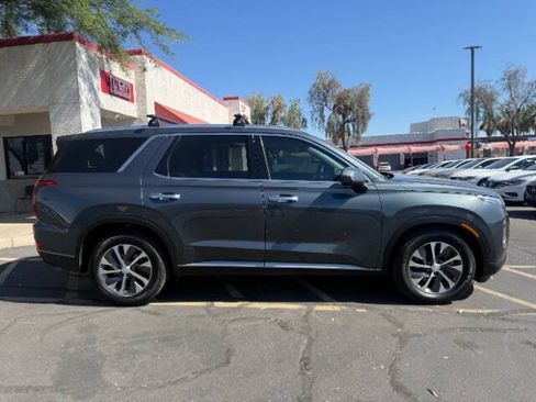 Used 2020 Hyundai Palisade SEL FWD image 2