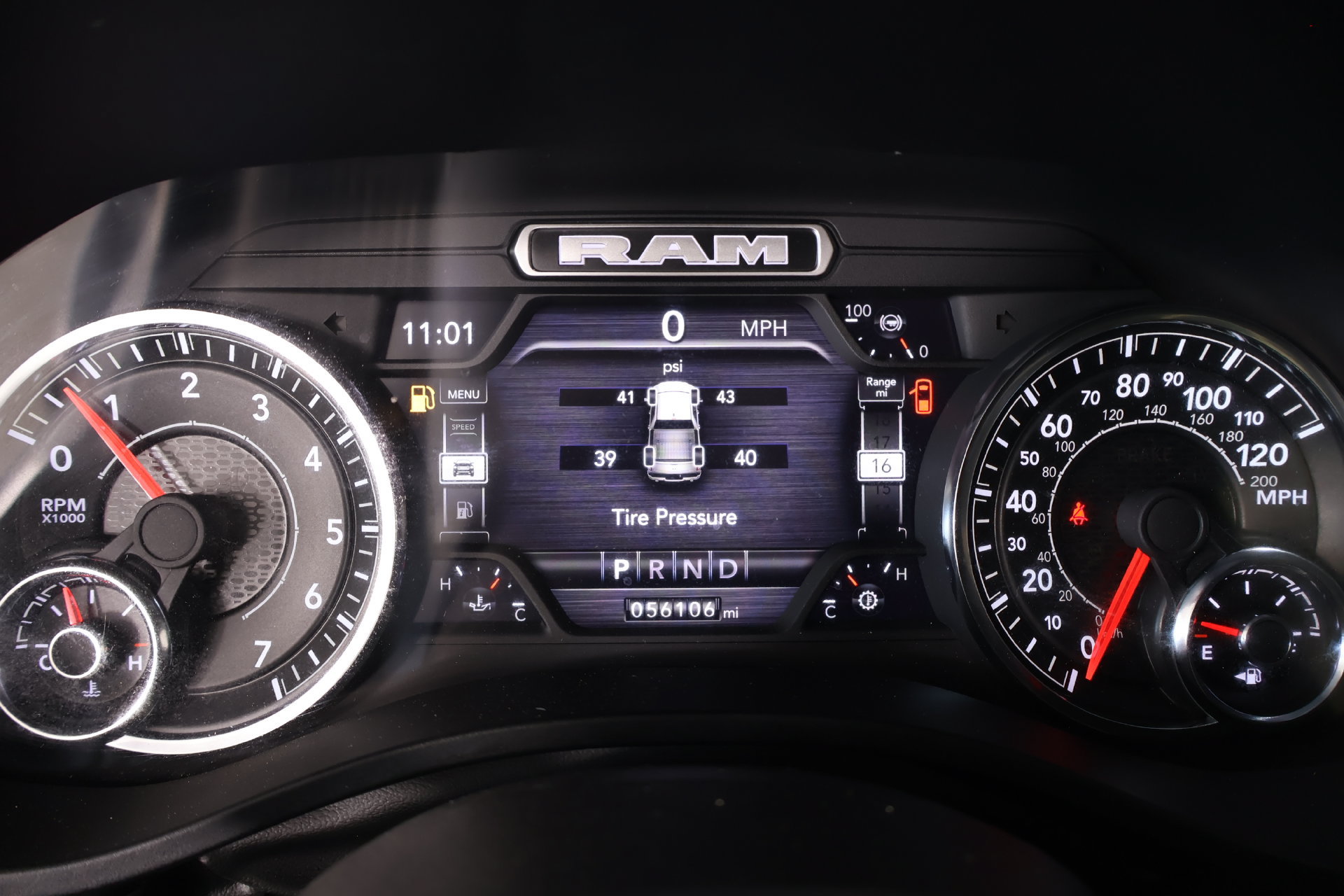 Used 2023 RAM 1500 Laramie AWD/4WD image 4