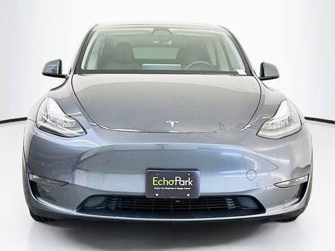 Used 2023 Tesla Model Y Long Range image 2