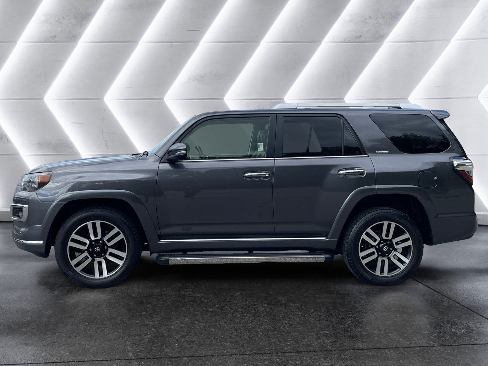 Used 2023 Toyota 4Runner Limited AWD/4WD image 3
