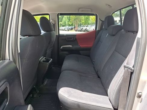 Used 2019 Toyota Tacoma SR5 RWD image 10