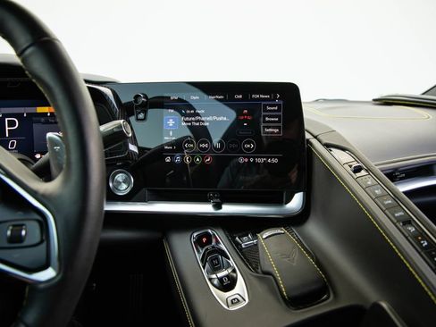 Used 2022 Chevrolet Corvette Stingray Premium Cpe w/ 3LT RWD image 19