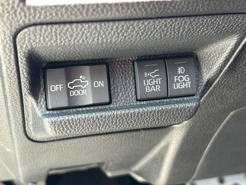 Used 2025 Toyota Tacoma TRD Pro AWD/4WD image 26