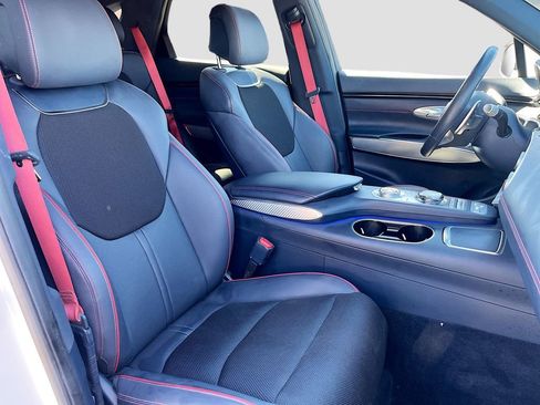 Used 2025 Genesis GV70 3.5T Sport image 28