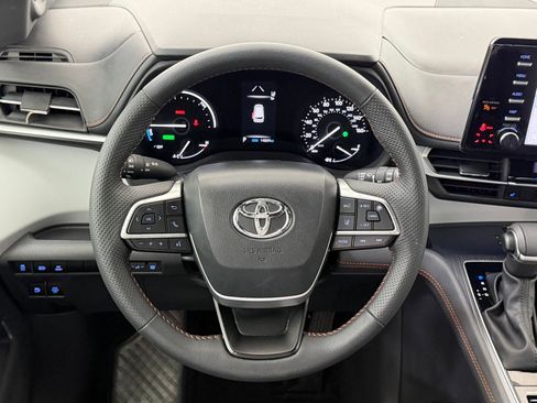 Used 2024 Toyota Sienna XSE w/ XSE Plus Package image 16