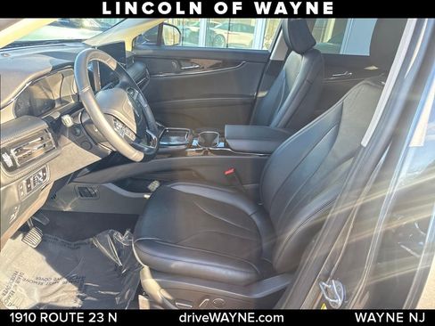 Certified 2022 Lincoln Nautilus Reserve image 12