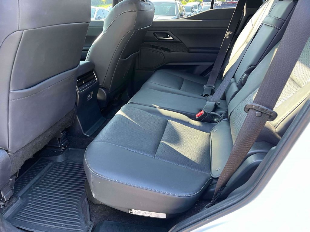 Used 2025 Lexus GX 550 w/ Cold Area Package AWD/4WD image 6