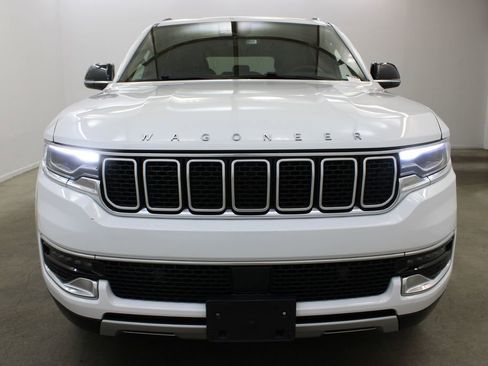 Used 2024 Jeep Wagoneer L Series II RWD image 7