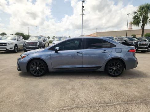 Used 2025 Toyota Corolla SE FWD image 3