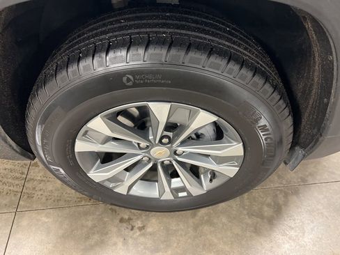 Certified 2025 Chevrolet Equinox LT image 18