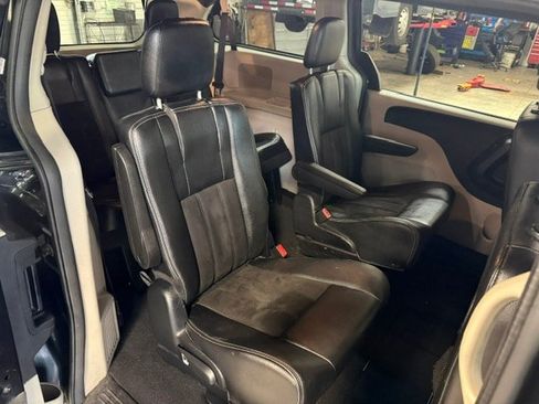Certified 2020 Dodge Grand Caravan SXT FWD image 12