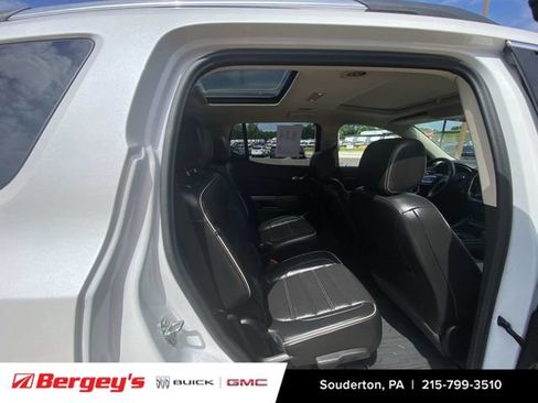 Certified 2022 GMC Acadia Denali w/ Denali Technology Package AWD/4WD image 30