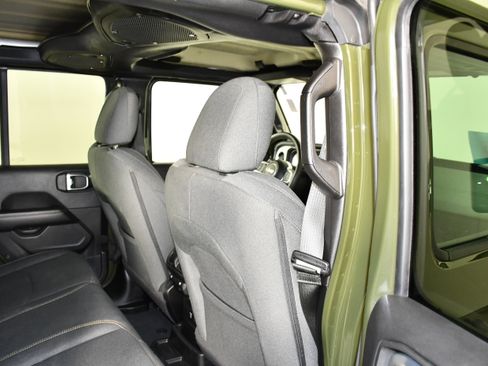 Used 2024 Jeep Wrangler Unlimited Sahara AWD/4WD image 44