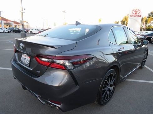 Certified 2021 Toyota Camry SE image 10