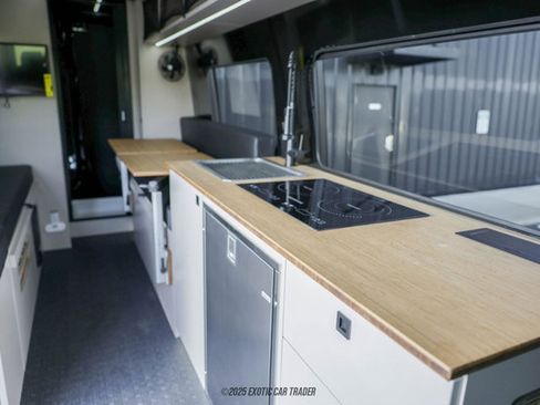 Used 2024 Mercedes-Benz Sprinter 2500 image 53