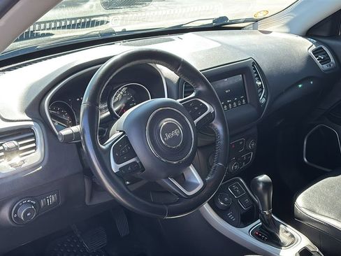 Used 2020 Jeep Compass Latitude w/ Cold Weather Group AWD/4WD image 23