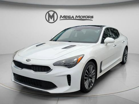 Used 2018 Kia Stinger Premium image 1