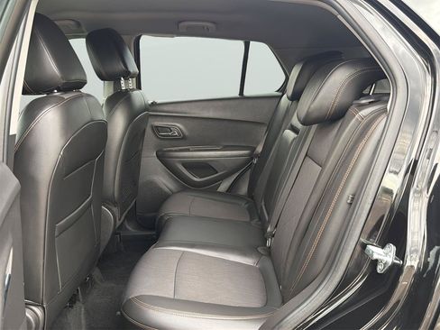 Used 2019 Chevrolet Trax LT w/ LT Convenience Package AWD/4WD image 15