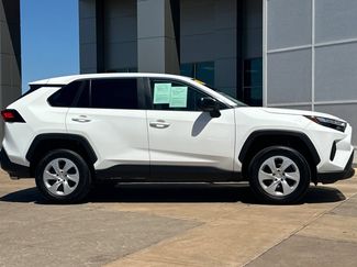 Used 2025 Toyota RAV4 LE AWD/4WD video 3