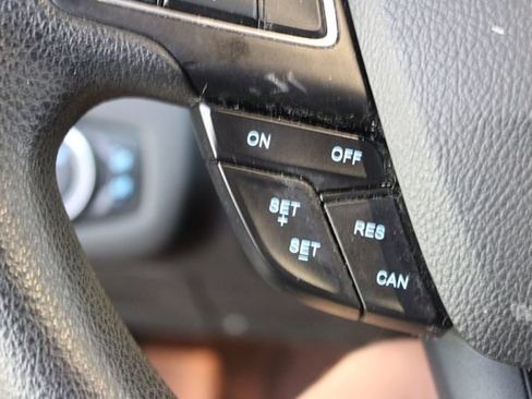 Used 2017 Ford Escape SE FWD image 16