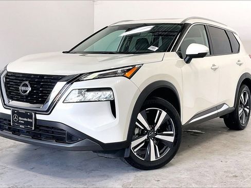 Used 2023 Nissan Rogue SL AWD/4WD image 2