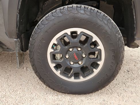 Used 2024 Toyota Tacoma TRD Off-Road AWD/4WD image 7