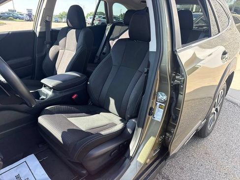 Used 2024 Subaru Outback Premium AWD/4WD image 16