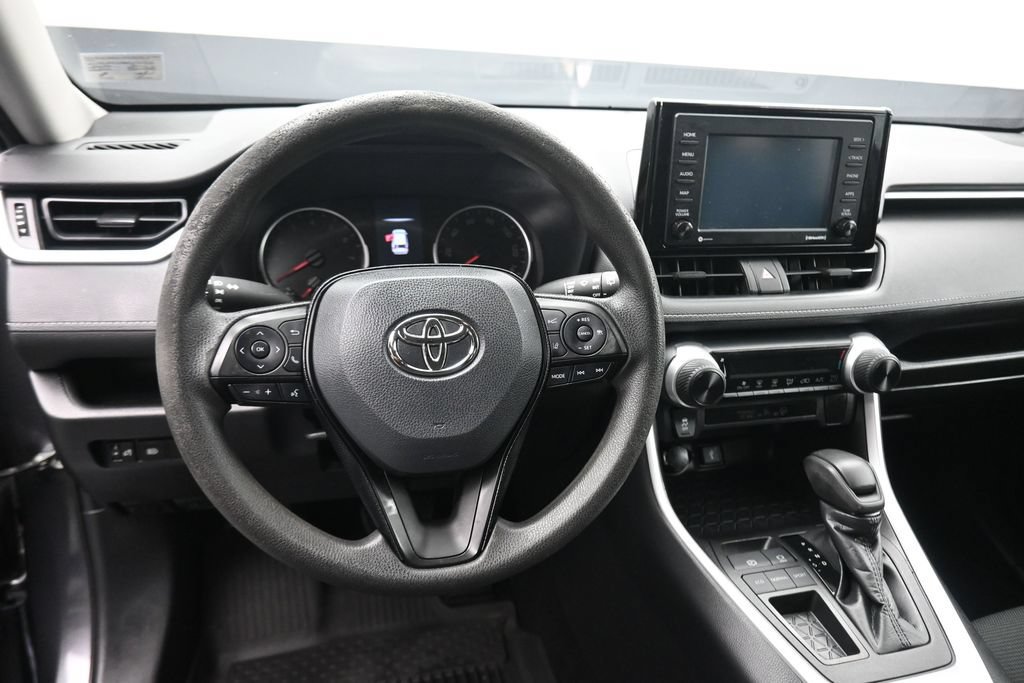 Used 2021 Toyota RAV4 LE FWD image 14
