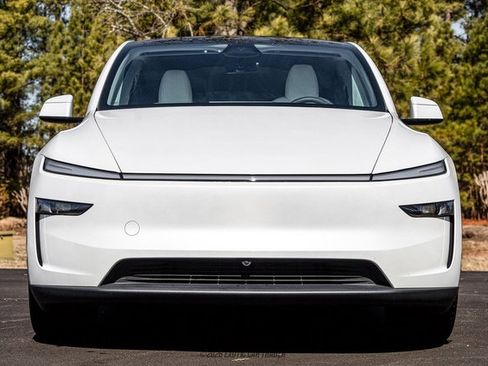 Used 2026 Tesla Model Y Long Range image 13