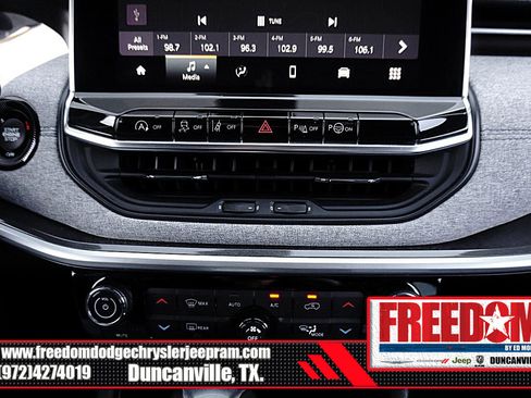 Used 2023 Jeep Compass Latitude w/ Convenience Group image 22