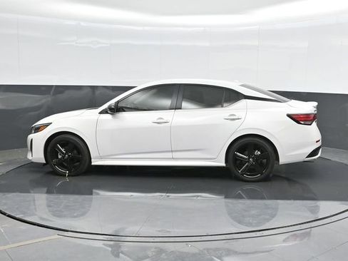 Used 2025 Nissan Sentra SR image 9