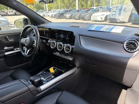 Used 2023 Mercedes-Benz GLA 250 w/ Premium Package image 17