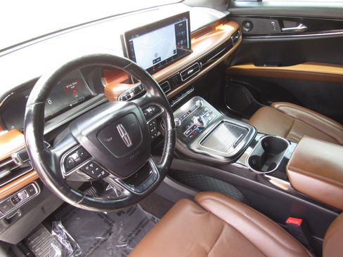 Used 2021 Lincoln Nautilus Reserve w/ Equipment Group 201A FWD image 17