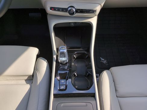 New 2026 Volvo XC40 B5 Ultra w/ Protection Package Premier image 17