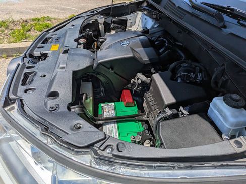 Used 2019 Toyota Highlander XLE AWD/4WD image 22