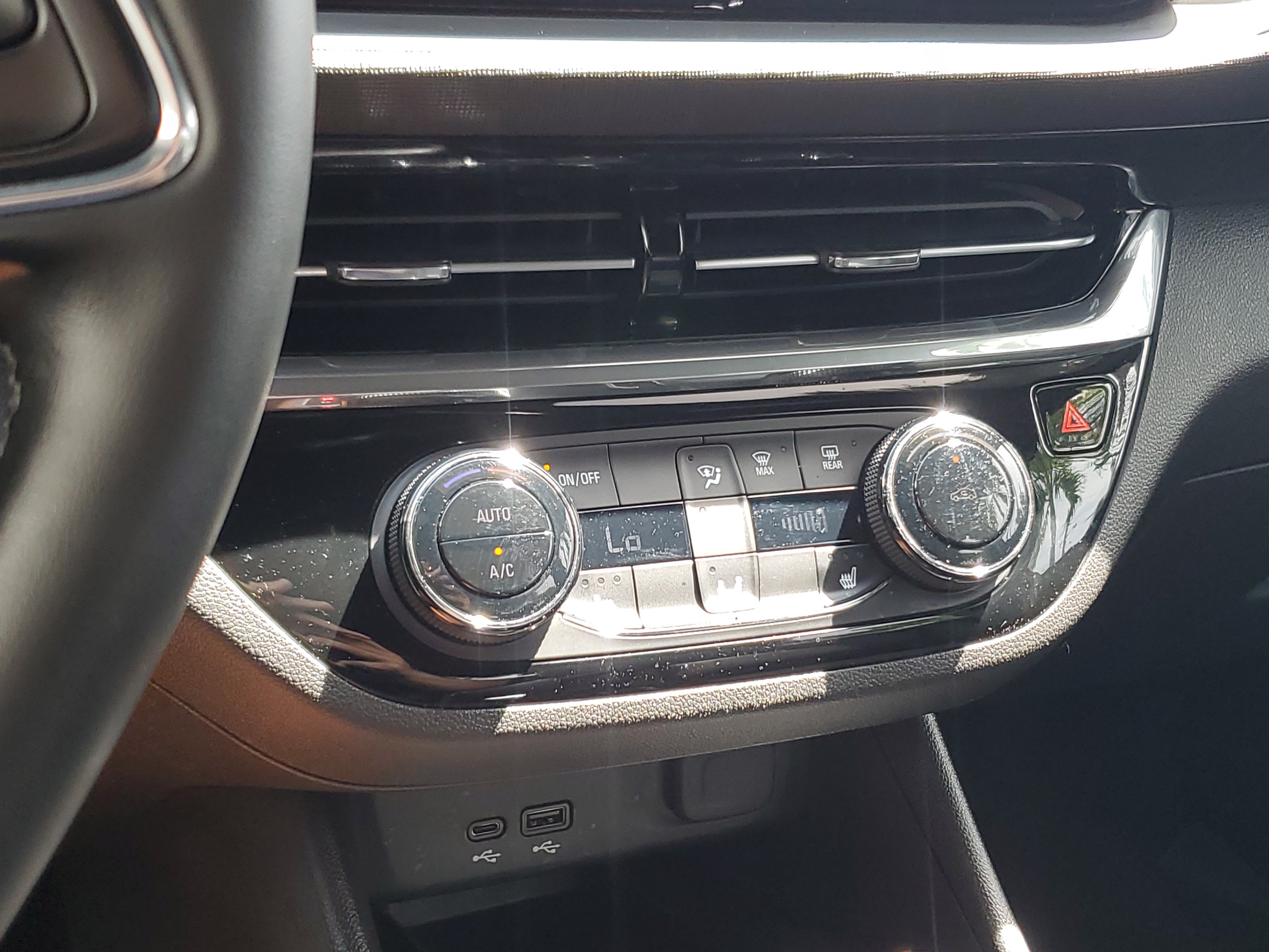 Certified 2024 Buick Envista Sport Touring w/ Convenience I Package FWD image 29