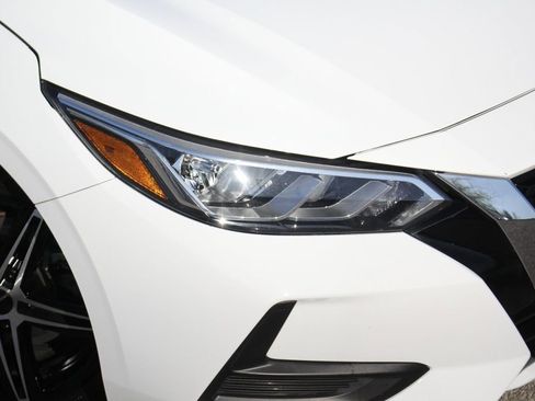 Used 2023 Nissan Sentra S image 2