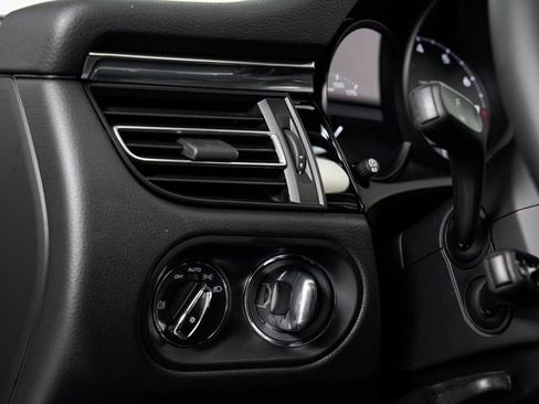 Certified 2026 Porsche Macan S AWD/4WD image 12