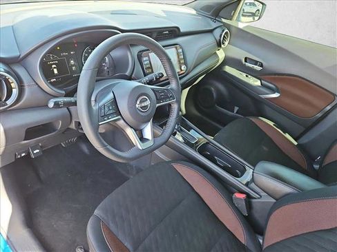 Used 2024 Nissan Kicks SR image 12