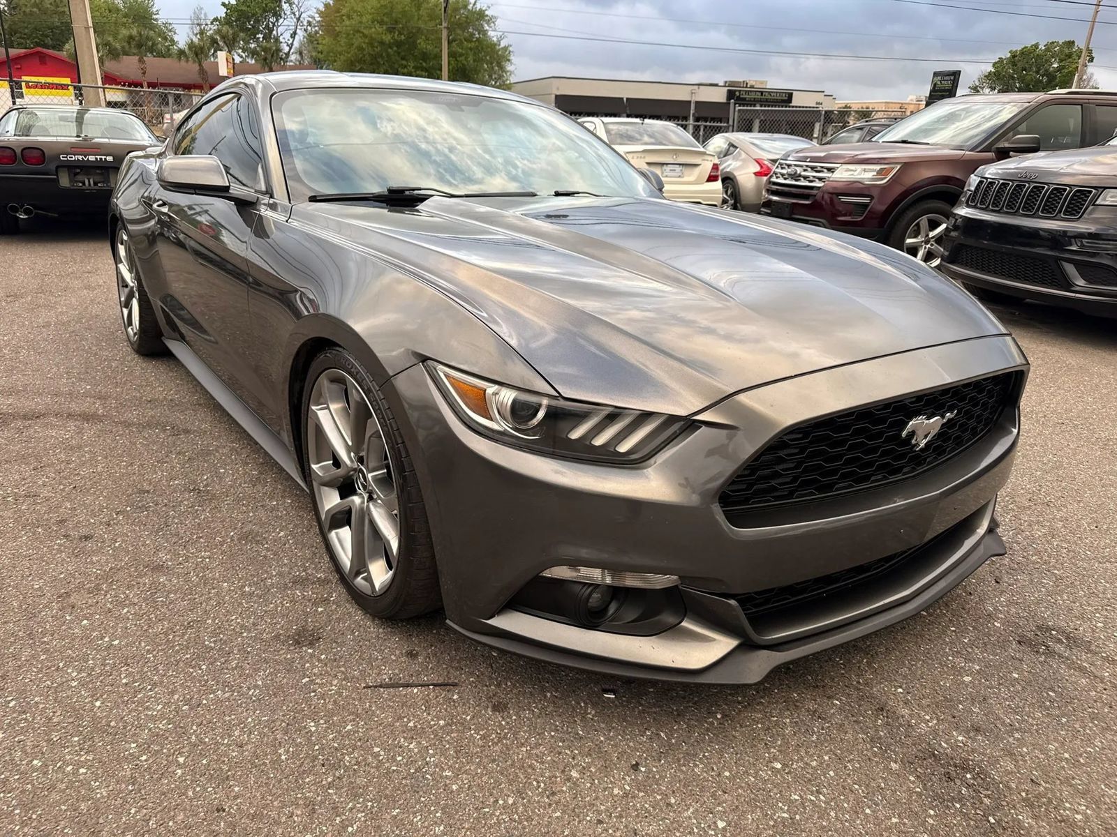 Used 2015 Ford Mustang Premium RWD image 3