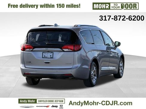 Used 2017 Chrysler Pacifica Limited image 7