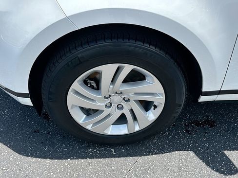 Used 2025 Land Rover Range Rover Evoque S image 30