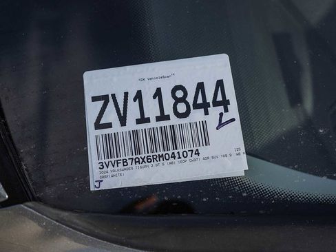 Used 2024 Volkswagen Tiguan S image 28