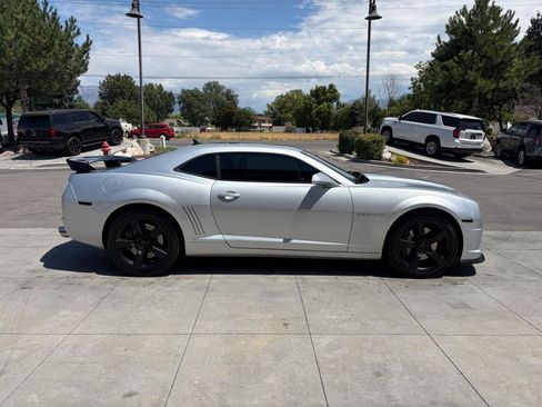 Used 2010 Chevrolet Camaro SS w/ RS Package RWD image 3